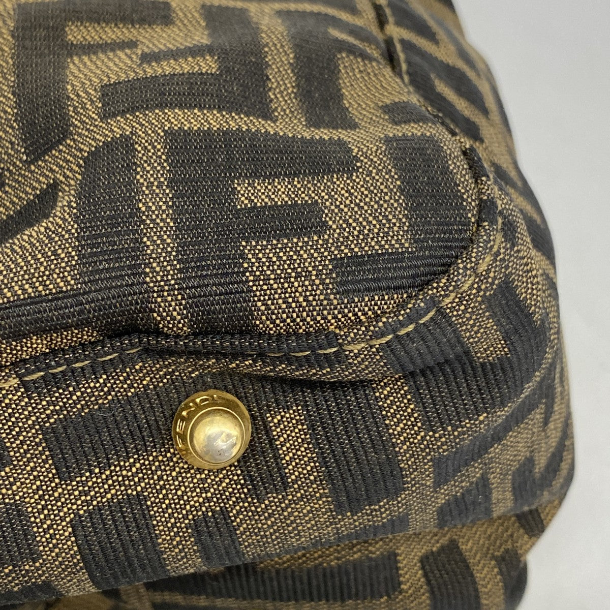 【5gd5328-h】フェンディ ハンドバッグ ズッカ ナイロンキャンバス ブラック ゴールド金具【中古】レディース