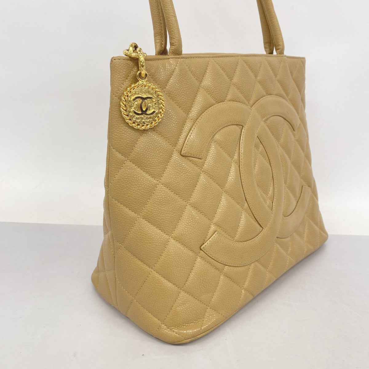 【5gd5297-h】シャネル トートバッグ 復刻トート キャビアスキン ベージュ ゴールド金具【中古】レディース