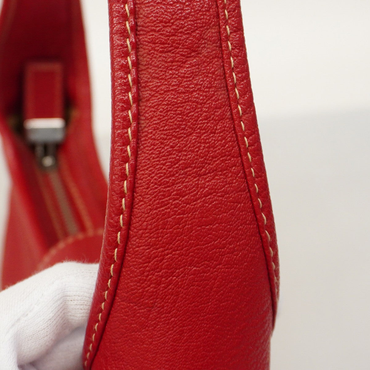 【5gd5364-h】サルヴァトーレフェラガモ ショルダーバッグ レザー レッド シルバー金具【中古】レディース
