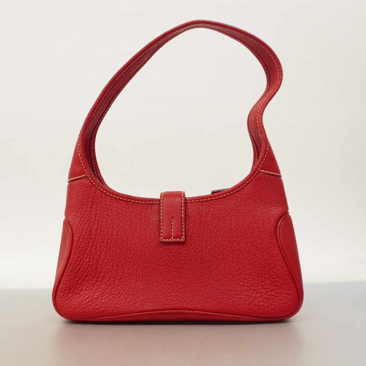 【5gd5364-h】サルヴァトーレフェラガモ ショルダーバッグ レザー レッド シルバー金具【中古】レディース