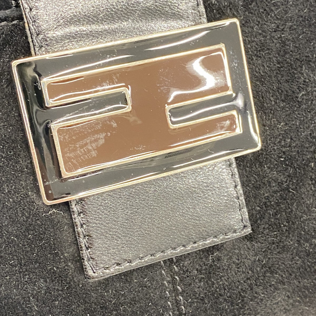 【5gd5409-h】フェンディ ショルダーバッグ スウェード ブラック シルバー金具【中古】レディース