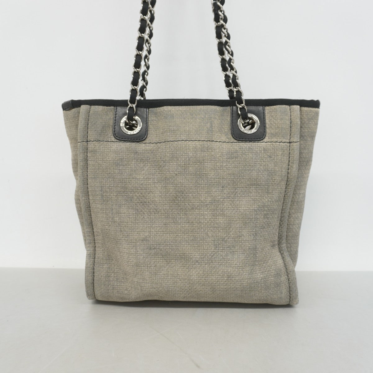 【5gd5485-h】シャネル トートバッグ ドーヴィル キャンバス グレー ブラック シルバー金具【中古】レディース