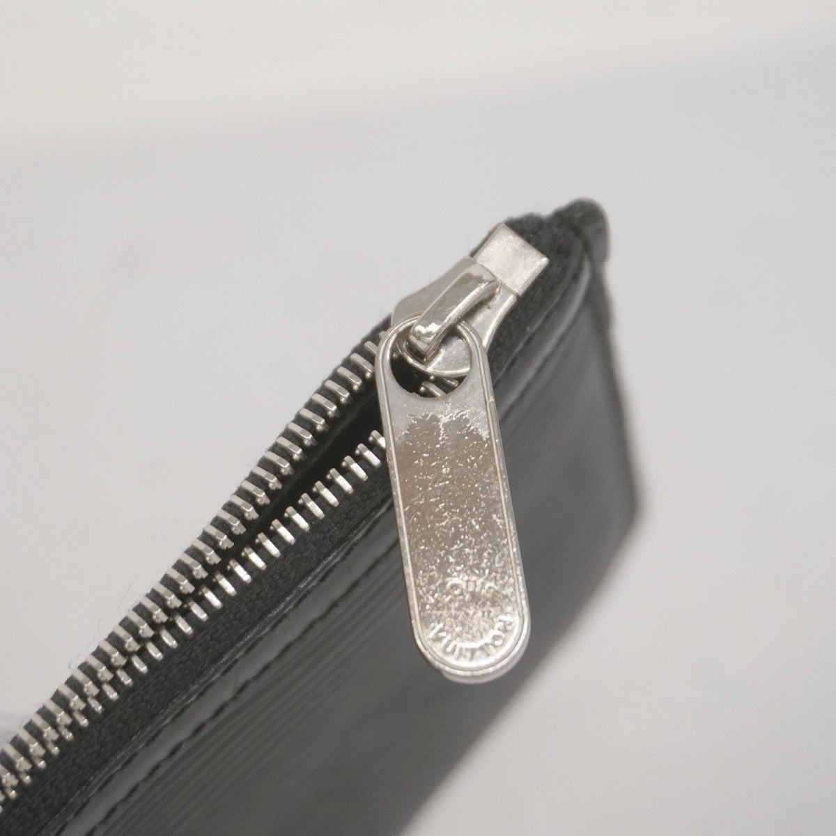 【5gd5506-h】ルイヴィトン コインケース エピ ポシェットクレNM M66602 ノワール【中古】メンズ レディース ユニセックス