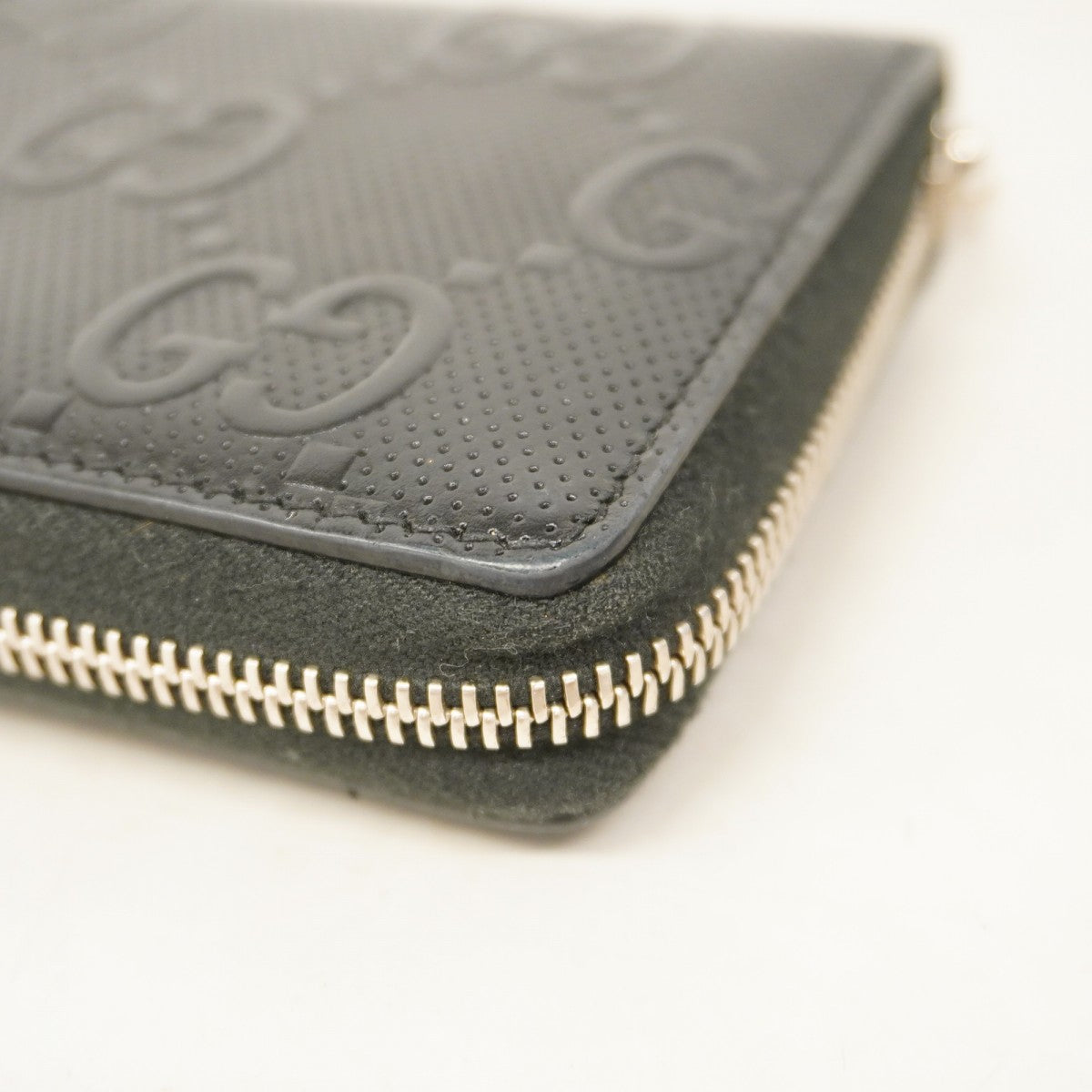 【5ge5593-h】グッチ 長財布 GGエンボス 625558 レザー ブラック シルバー金具【中古】メンズ