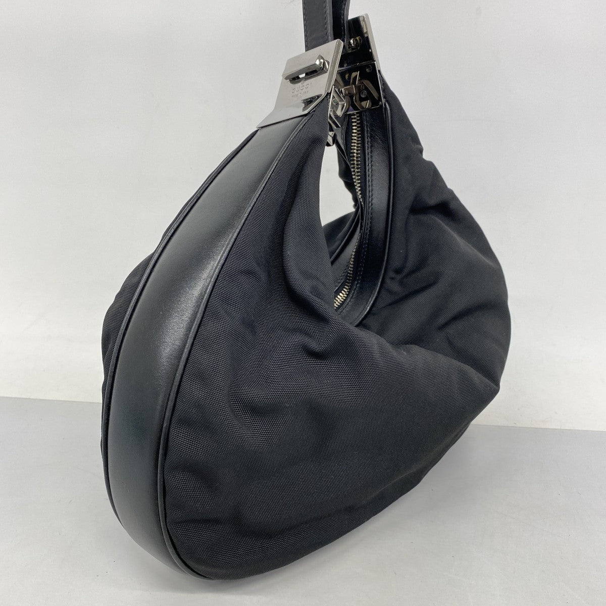 【5ge5645-h】グッチ ショルダーバッグ 001 3315 ナイロン ブラック シルバー金具【中古】レディース