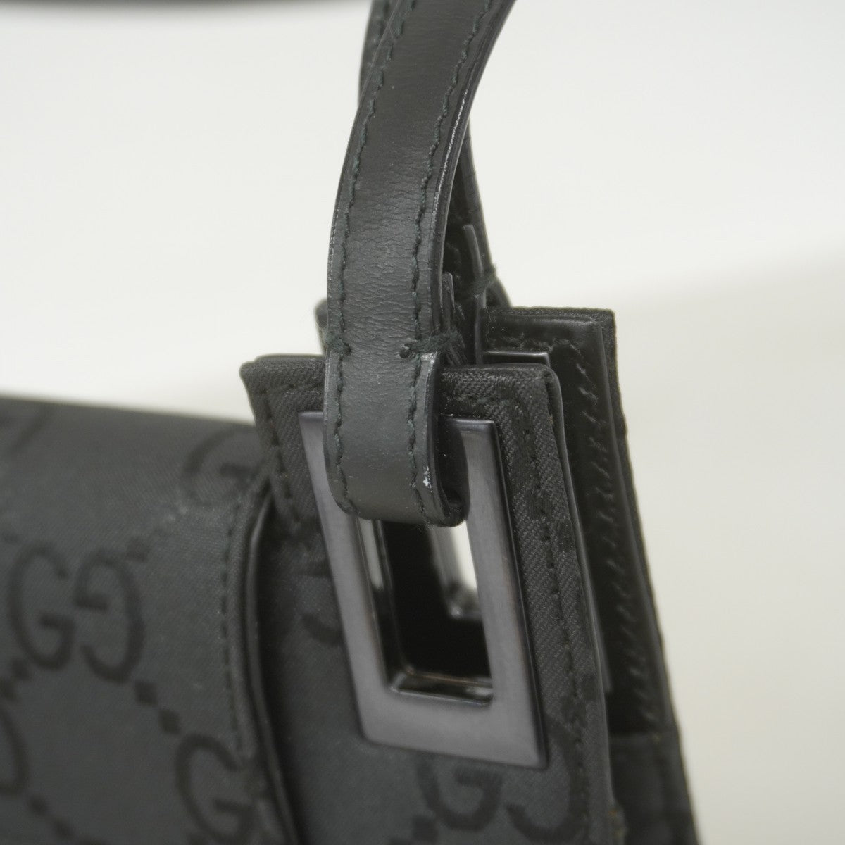 【5ge5658-h】グッチ ショルダーバッグ GGナイロン 001 3068 ナイロン ブラック シルバー金具【中古】レディース