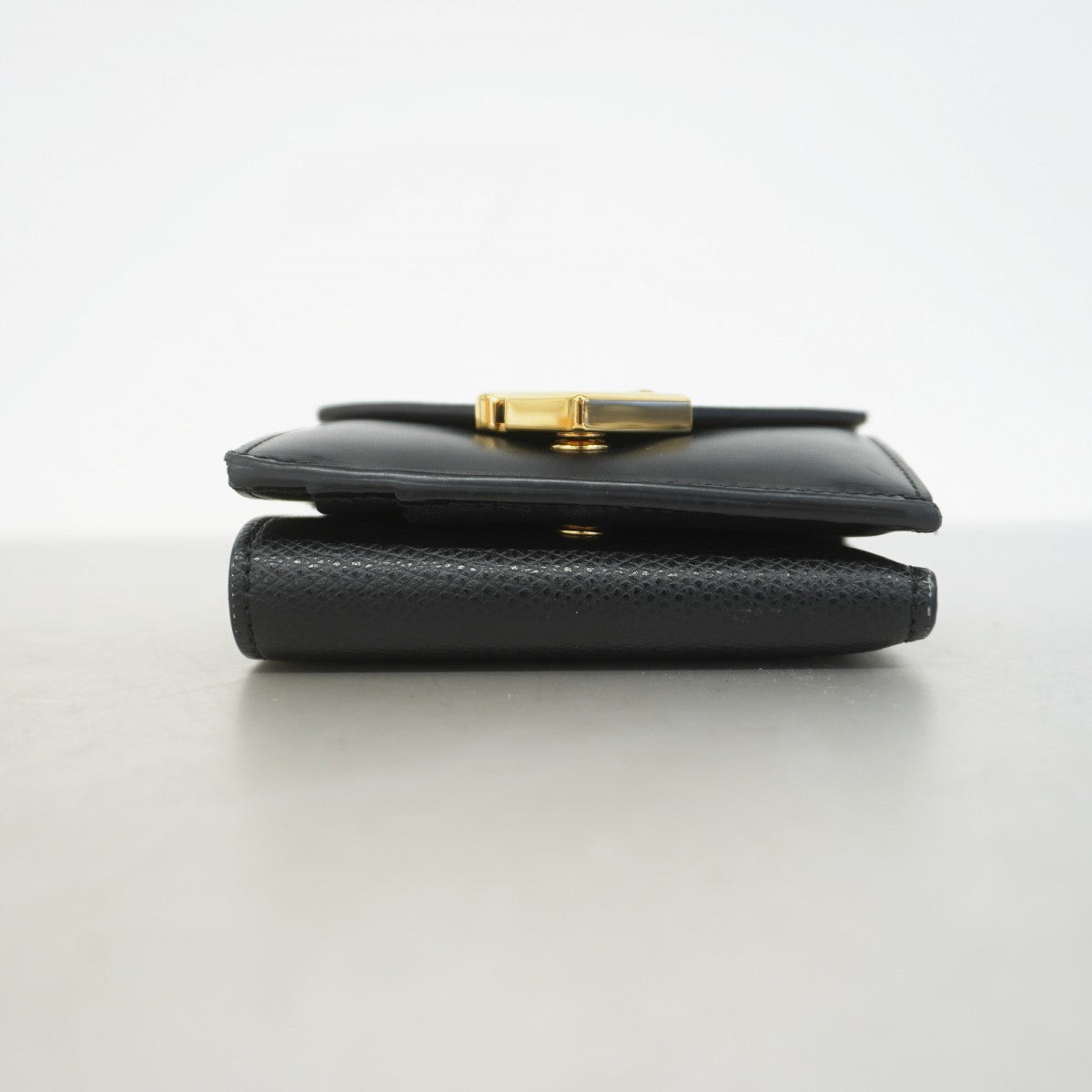 ★SALE【5ge5764-h】フェンディ 三つ折り財布 FFダイヤモンド レザー ブラック ゴールド金具【中古】レディース