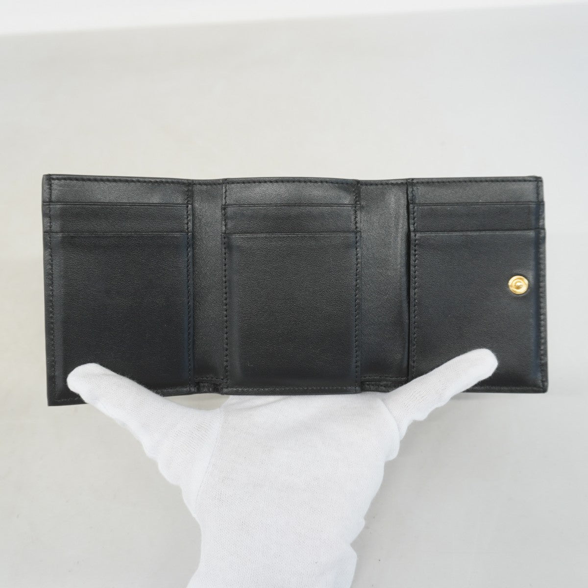 ★SALE【5ge5764-h】フェンディ 三つ折り財布 FFダイヤモンド レザー ブラック ゴールド金具【中古】レディース