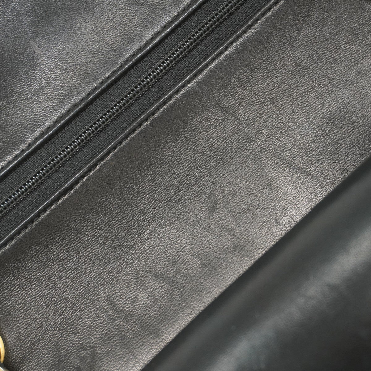 ★最終価格★SALE【5hb1002-h】シャネル ショルダーバッグ Wフラップ Wチェーン マトラッセ ラムスキン ブラック ゴールド金具【中古】レディース