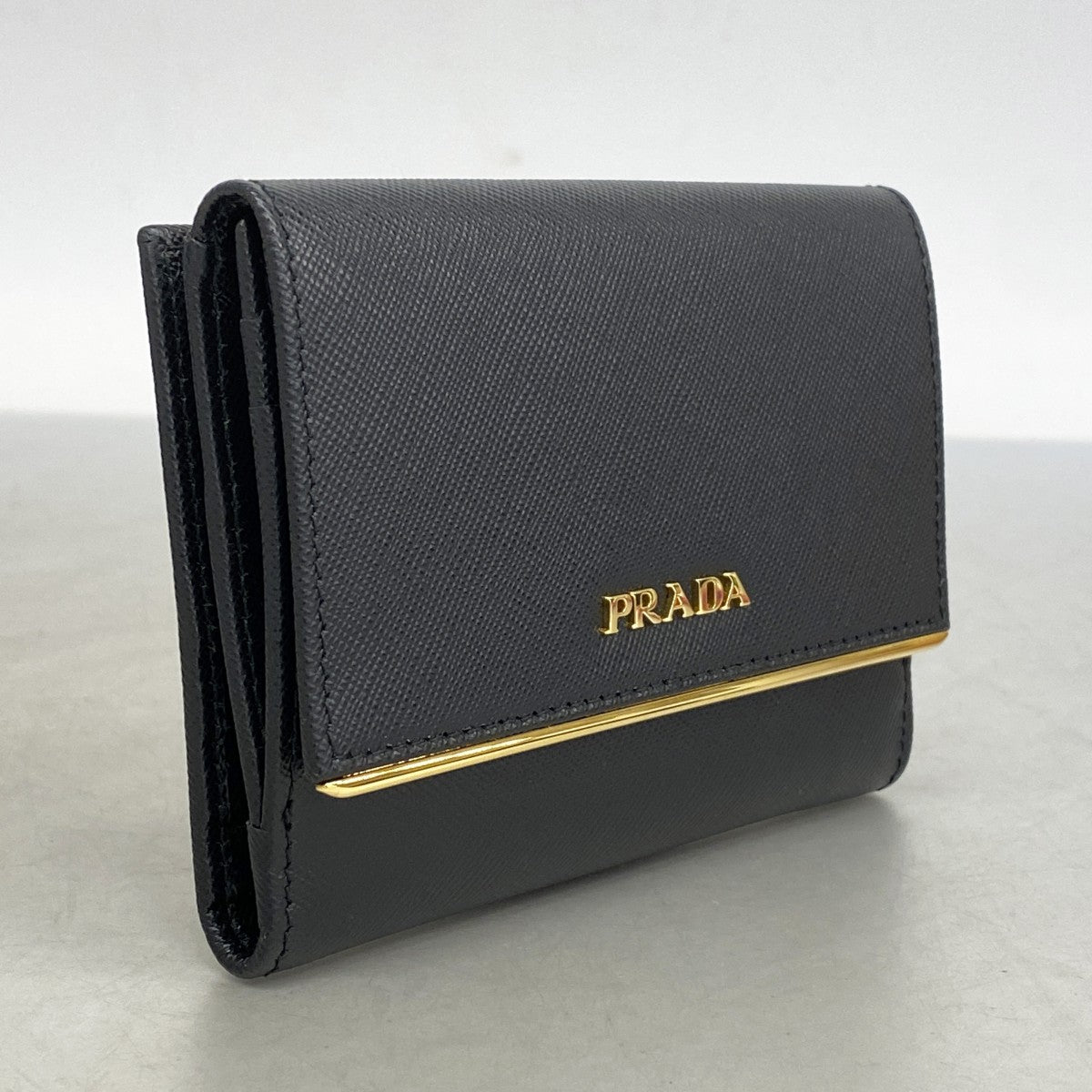 ★最終価格★SALE【5hb1719-h】プラダ 財布 レザー ブラック ゴールド金具【中古】レディース