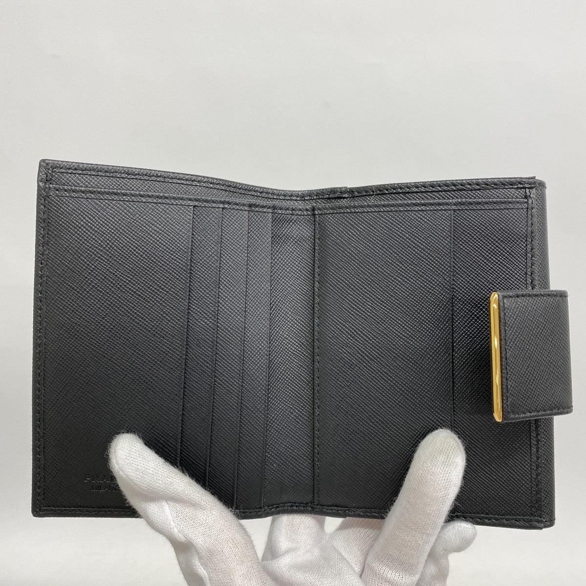 ★最終価格★SALE【5hb1719-h】プラダ 財布 レザー ブラック ゴールド金具【中古】レディース