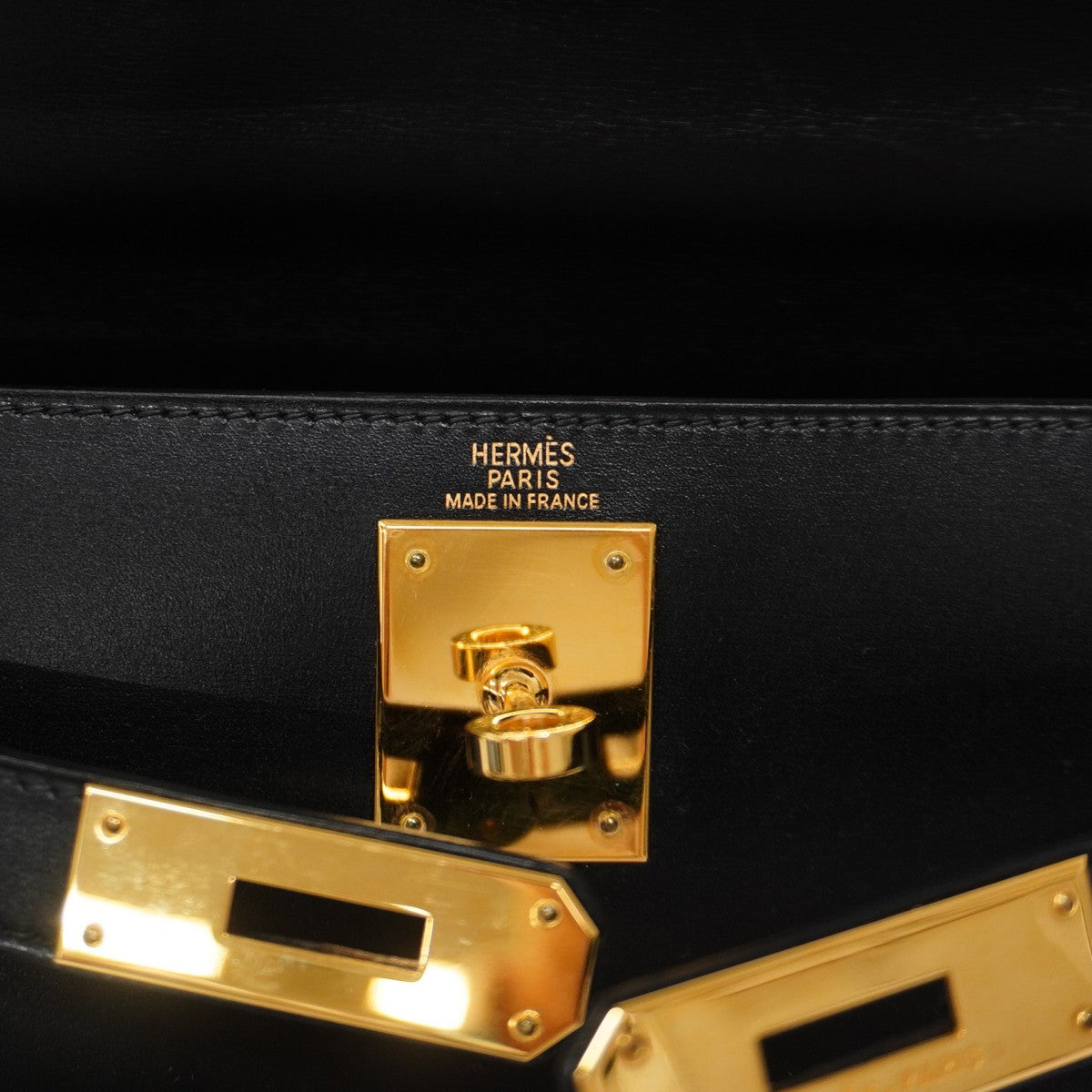 【5hc1916-h】エルメス ハンドバッグ ケリー28 ボックスカーフ ブラック ゴールド金具 □P刻印【中古】レディース