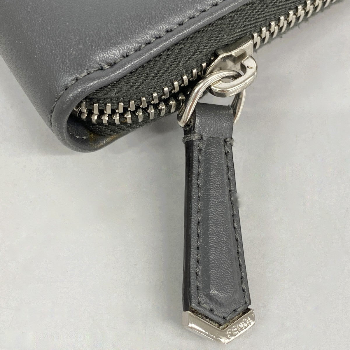 【5hc2701-h】フェンディ 長財布 レザー グレー マルチカラー シルバー金具【中古】レディース