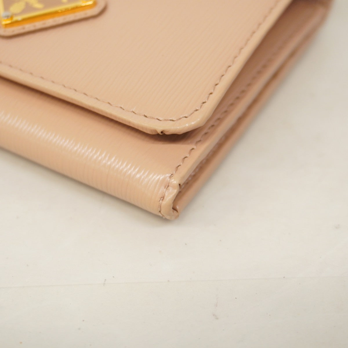 【5hd3267-h】プラダ 三つ折り財布 レザー ベージュ ゴールド金具【中古】レディース