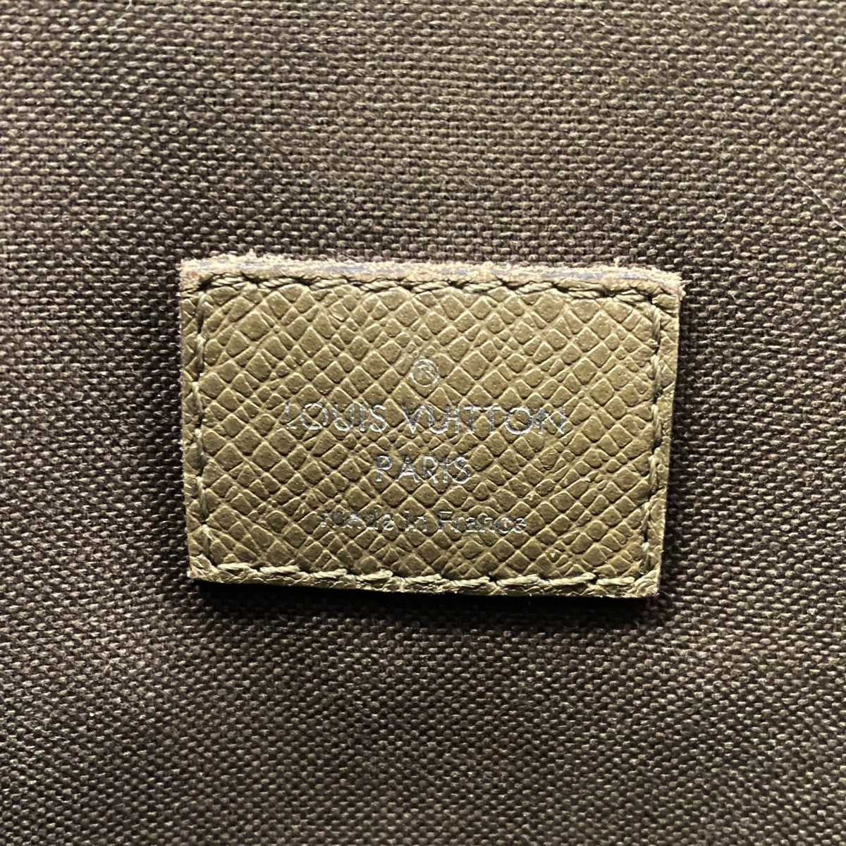 【5he4970-h】ルイヴィトン ショルダーバッグ タイガ サシャ M32804 ウラル【中古】メンズ