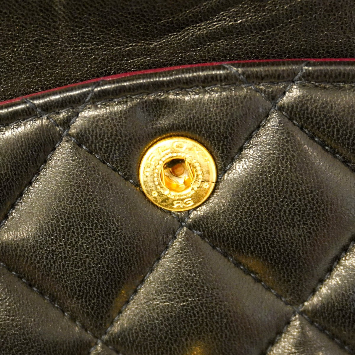 【5he5121-h】シャネル ショルダーバッグ マトラッセ Wフラップ Wチェーン ラムスキン ブラック ゴールド金具【中古】レディース