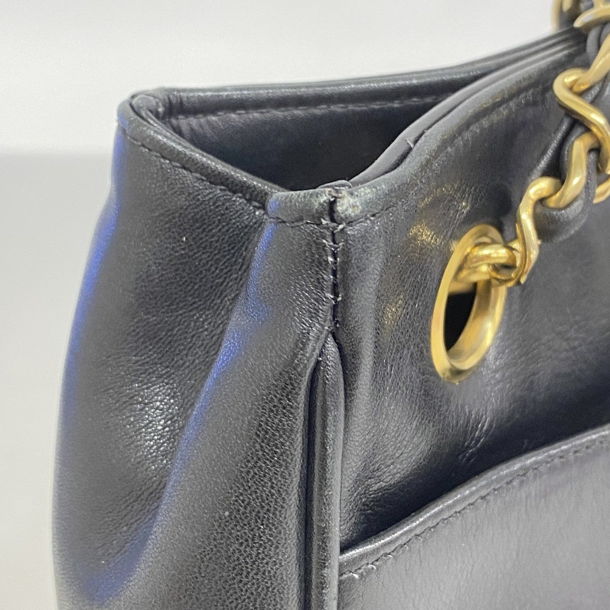 【5he5242-h】シャネル ショルダーバッグ マトラッセ チェーンショルダー ラムスキン ブラック ゴールド金具【中古】レディース