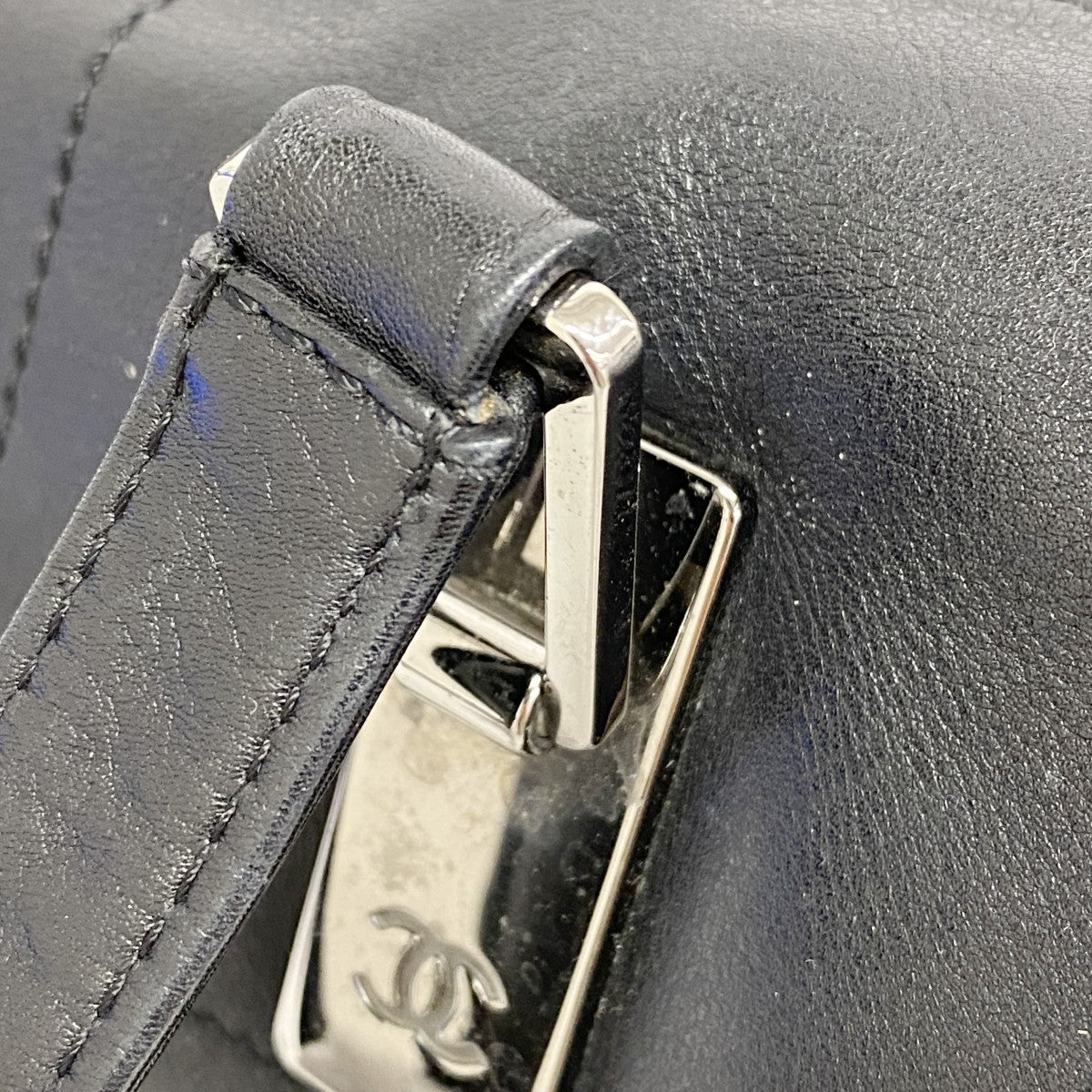 【5he5298-h】シャネル ハンドバッグ チョコバー ラムスキン ブラック シルバー金具【中古】レディース