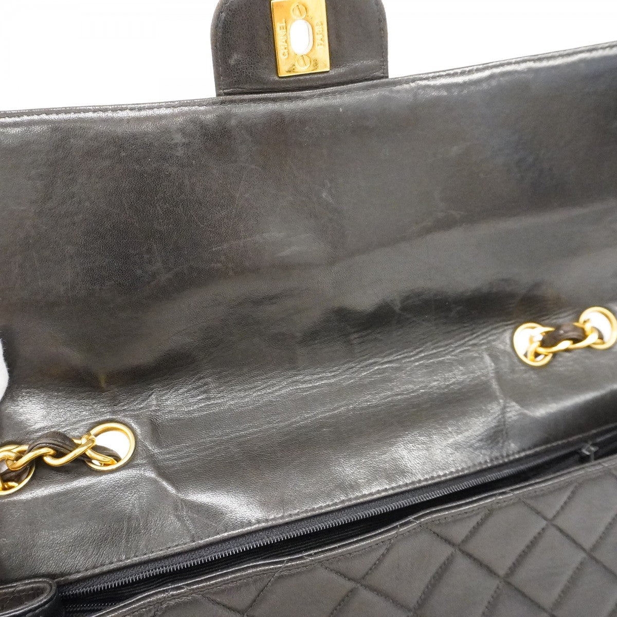 【5he5352-h】シャネル ショルダーバッグ デカマトラッセ Wチェーン ラムスキン ブラック ゴールド金具【中古】レディース