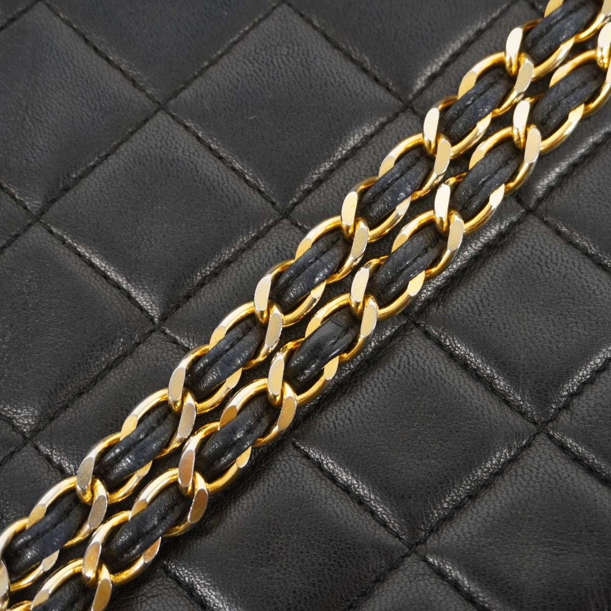 【5he5427-h】シャネル ショルダーバッグ マトラッセ チェーンショルダー ラムスキン ブラック ゴールド金具【中古】レディース