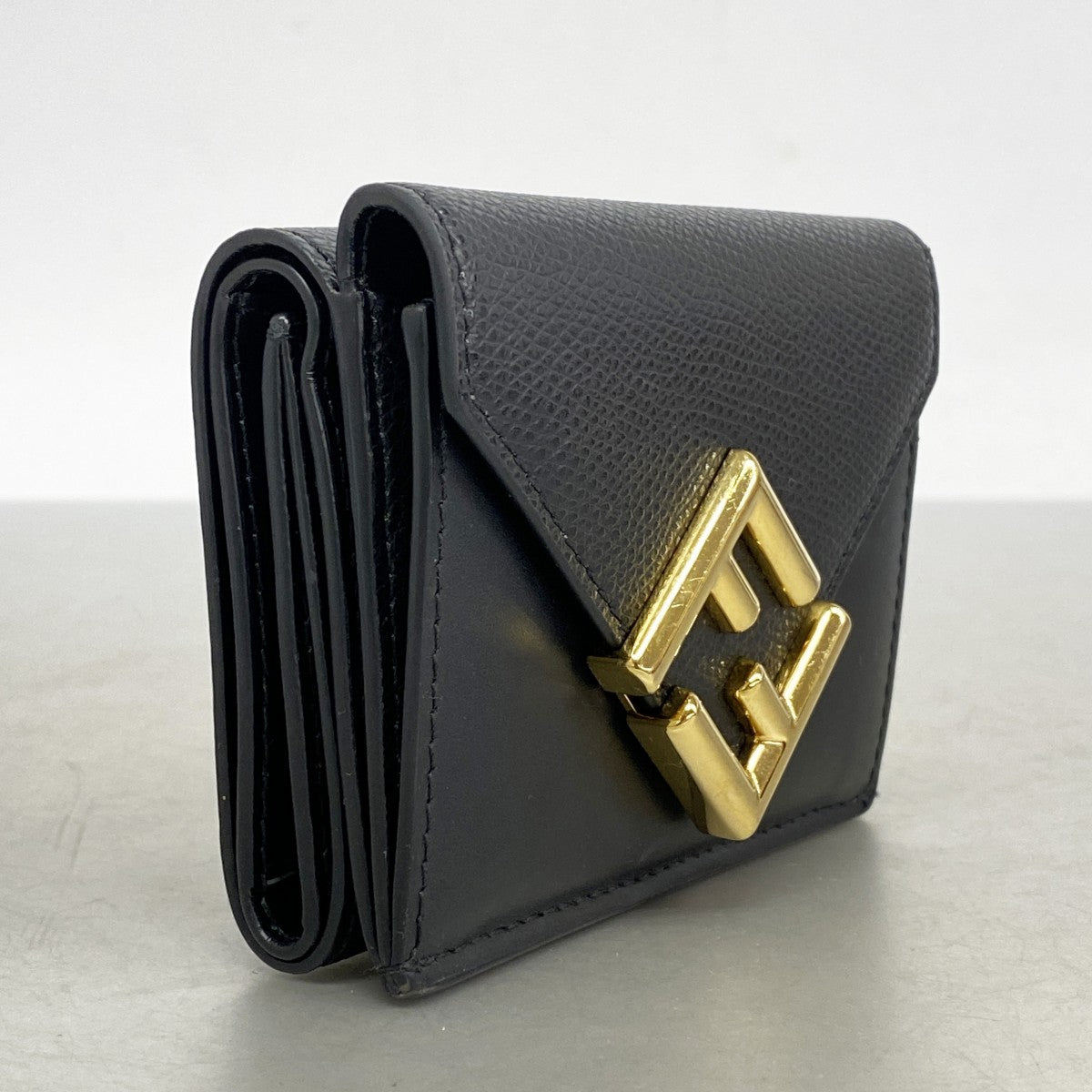 【5he5477-h】フェンディ 三つ折り財布 FFダイヤモンド レザー ブラック ゴールド金具【中古】レディース
