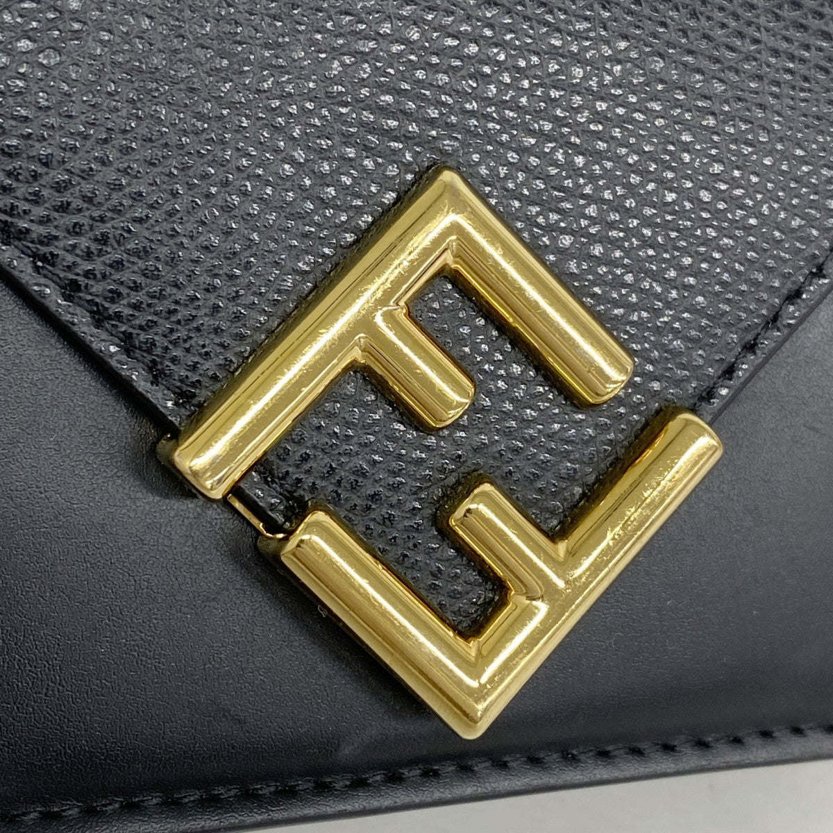 【5he5477-h】フェンディ 三つ折り財布 FFダイヤモンド レザー ブラック ゴールド金具【中古】レディース