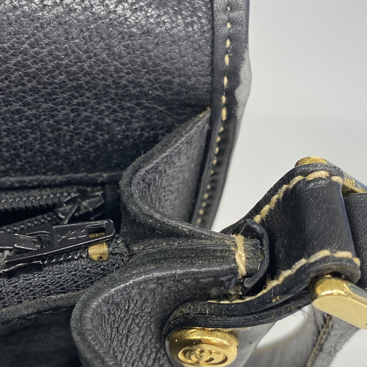 【5he5565-h】グッチ ショルダーバッグ 007 261 0715 レザー ブラック ゴールド金具【中古】レディース