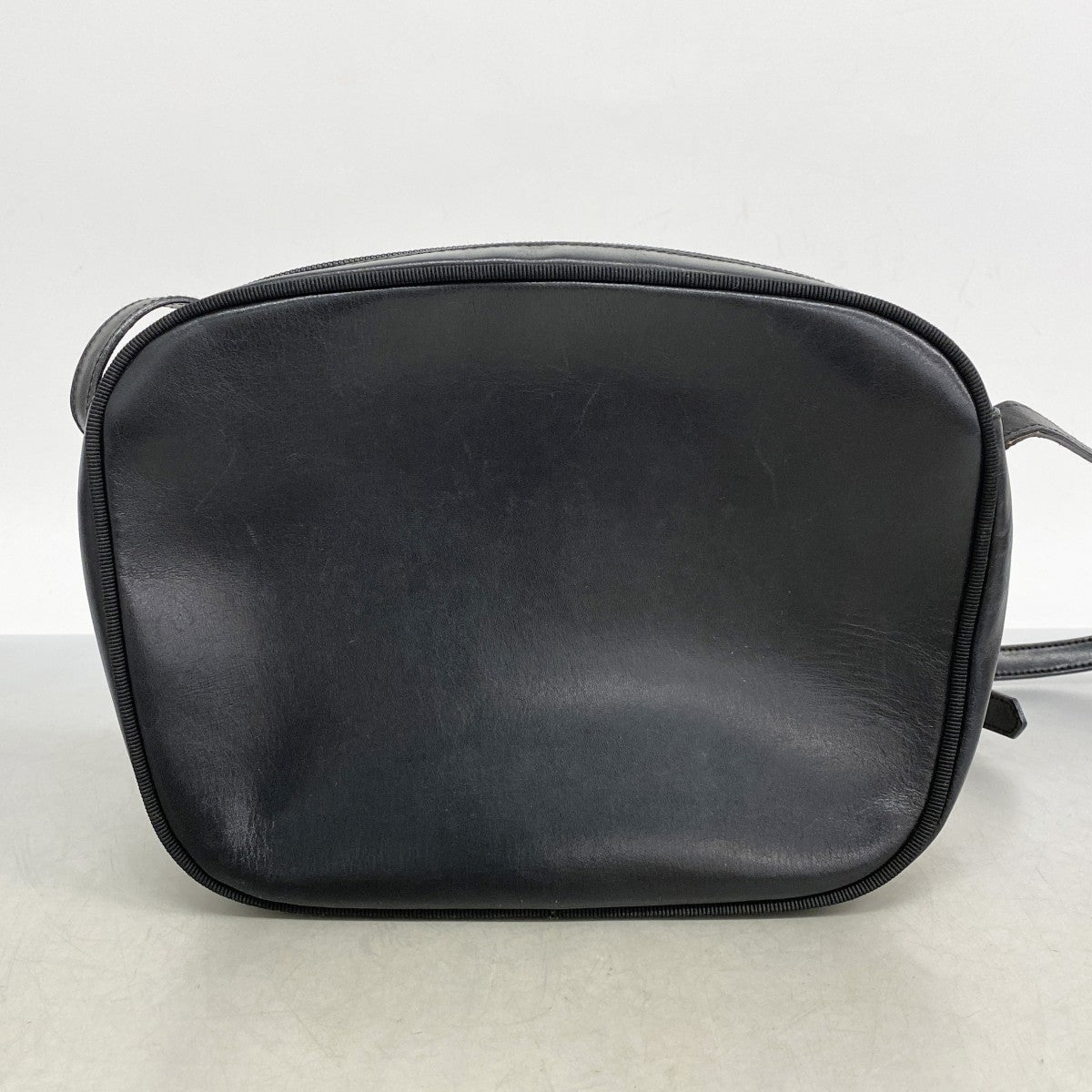 ★SALE【5he5620-h】サルヴァトーレフェラガモ ショルダーバッグ ヴァラ レザー ブラック ゴールド金具【中古】レディース