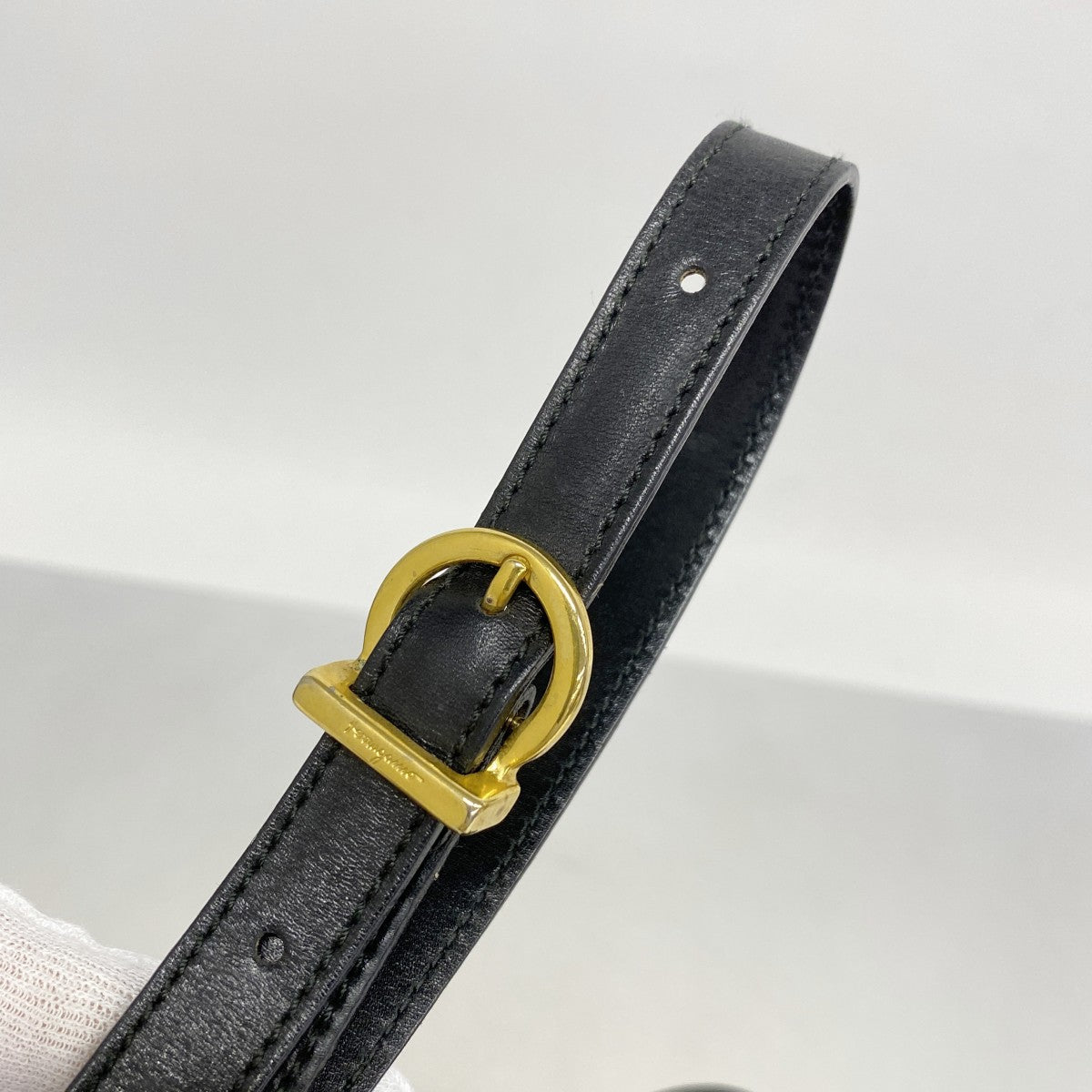 ★SALE【5he5620-h】サルヴァトーレフェラガモ ショルダーバッグ ヴァラ レザー ブラック ゴールド金具【中古】レディース