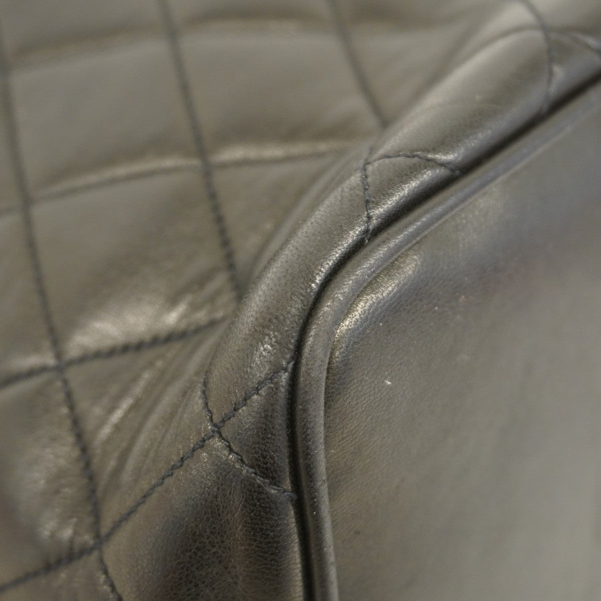 ★SALE【5he5696-h】シャネル ショルダーバッグ マトラッセ ラムスキン ブラック ゴールド金具【中古】レディース