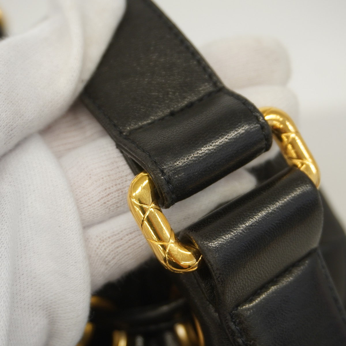 ★SALE【5he5696-h】シャネル ショルダーバッグ マトラッセ ラムスキン ブラック ゴールド金具【中古】レディース