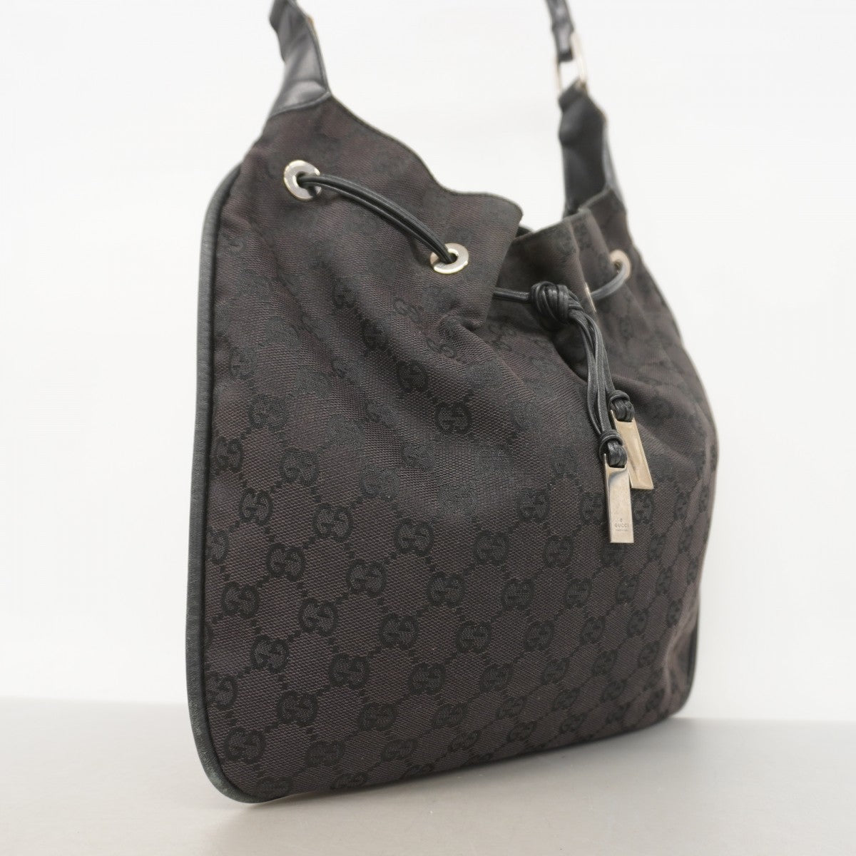 ★SALE【5he5722】グッチ ショルダーバッグ GGキャンバス バンブー 001 4033 キャンバス ブラック シルバー金具【中古】レディース