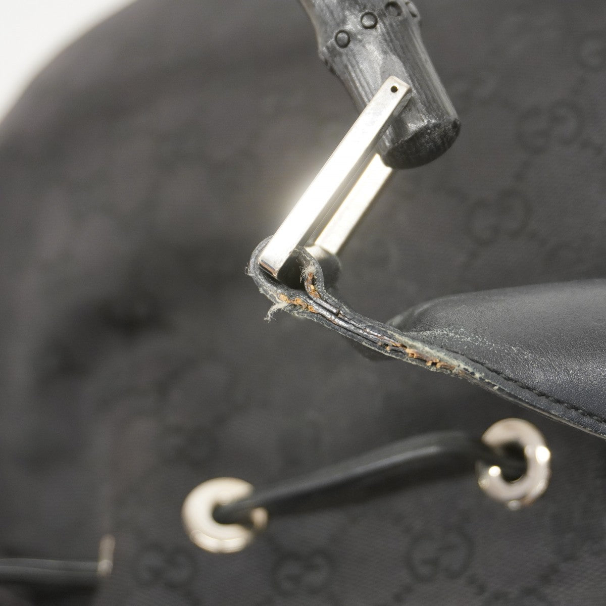 ★SALE【5he5722】グッチ ショルダーバッグ GGキャンバス バンブー 001 4033 キャンバス ブラック シルバー金具【中古】レディース