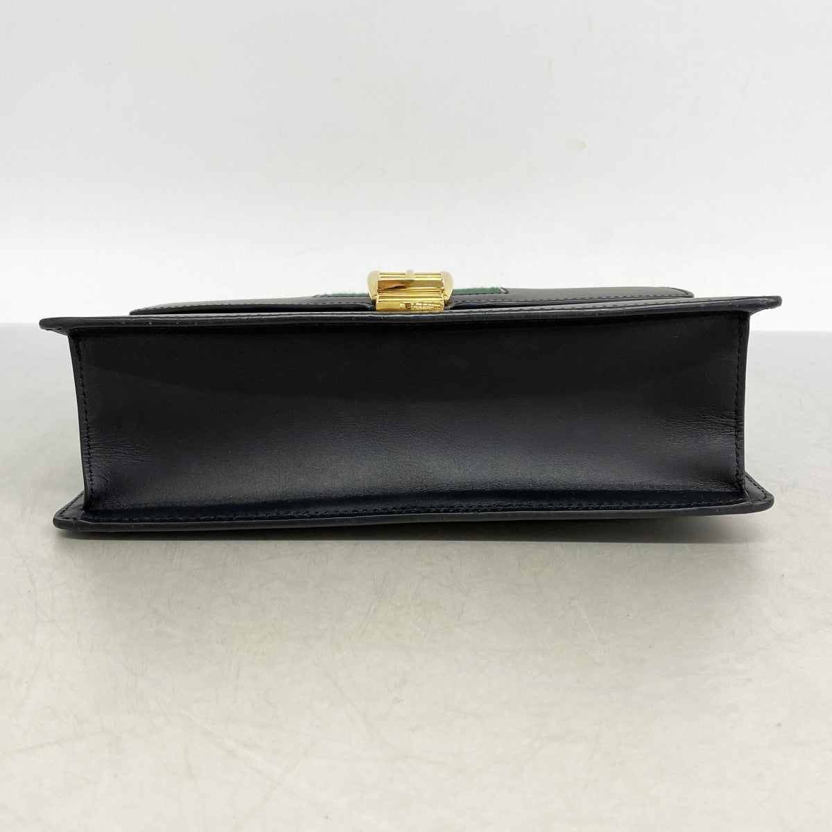 【5he5833】グッチ ショルダーバッグ シルヴィ 421882 レザー ブラック ゴールド金具【中古】レディース