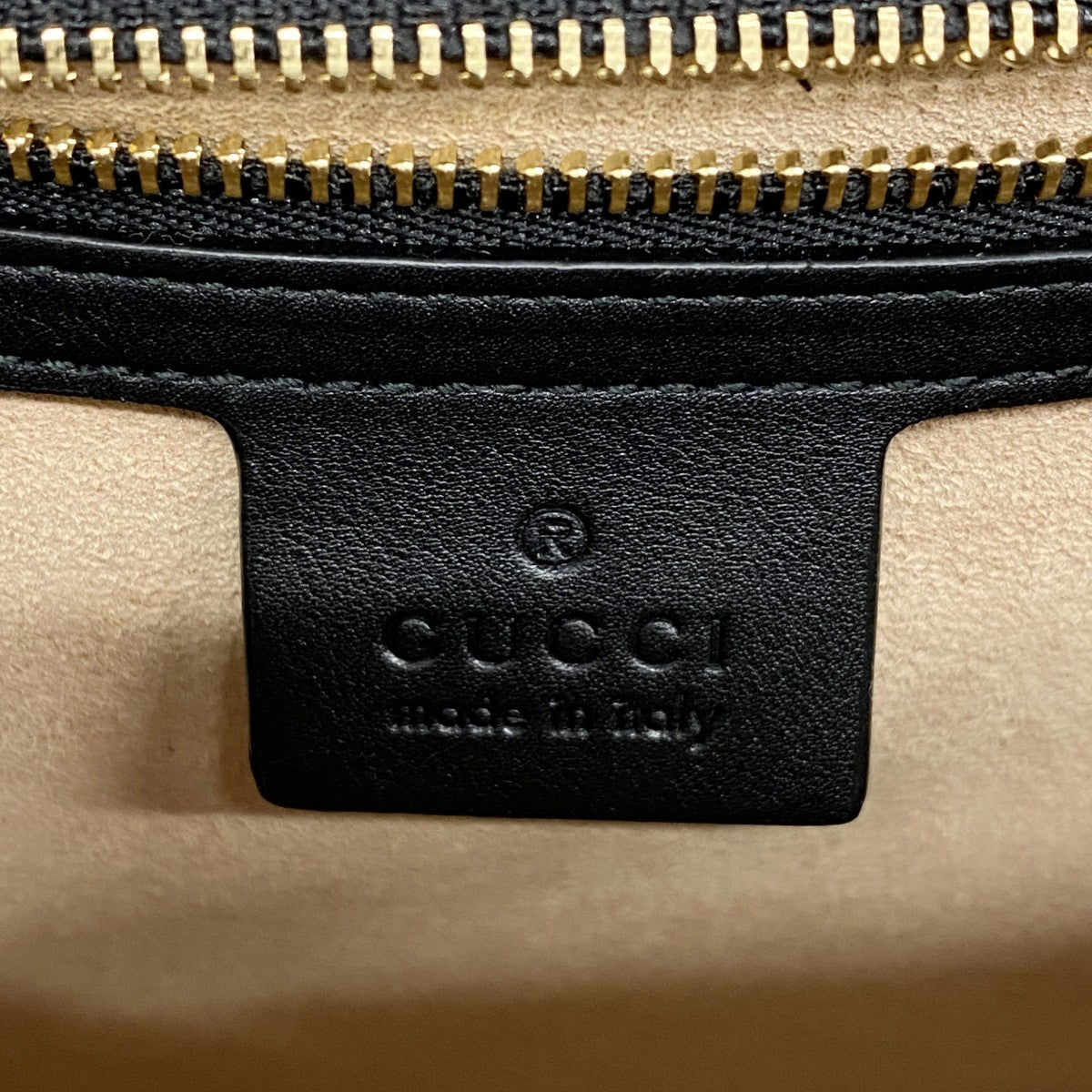 【5he5834】グッチ ショルダーバッグ シルヴィ 524405 ベロア ブラック ゴールド金具【中古】レディース