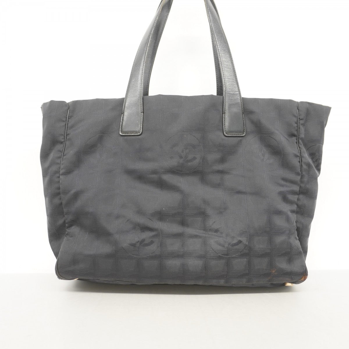 【5ia0375】シャネル トートバッグ ニュートラベル ナイロン ブラック シャンパンゴールド金具【中古】レディース