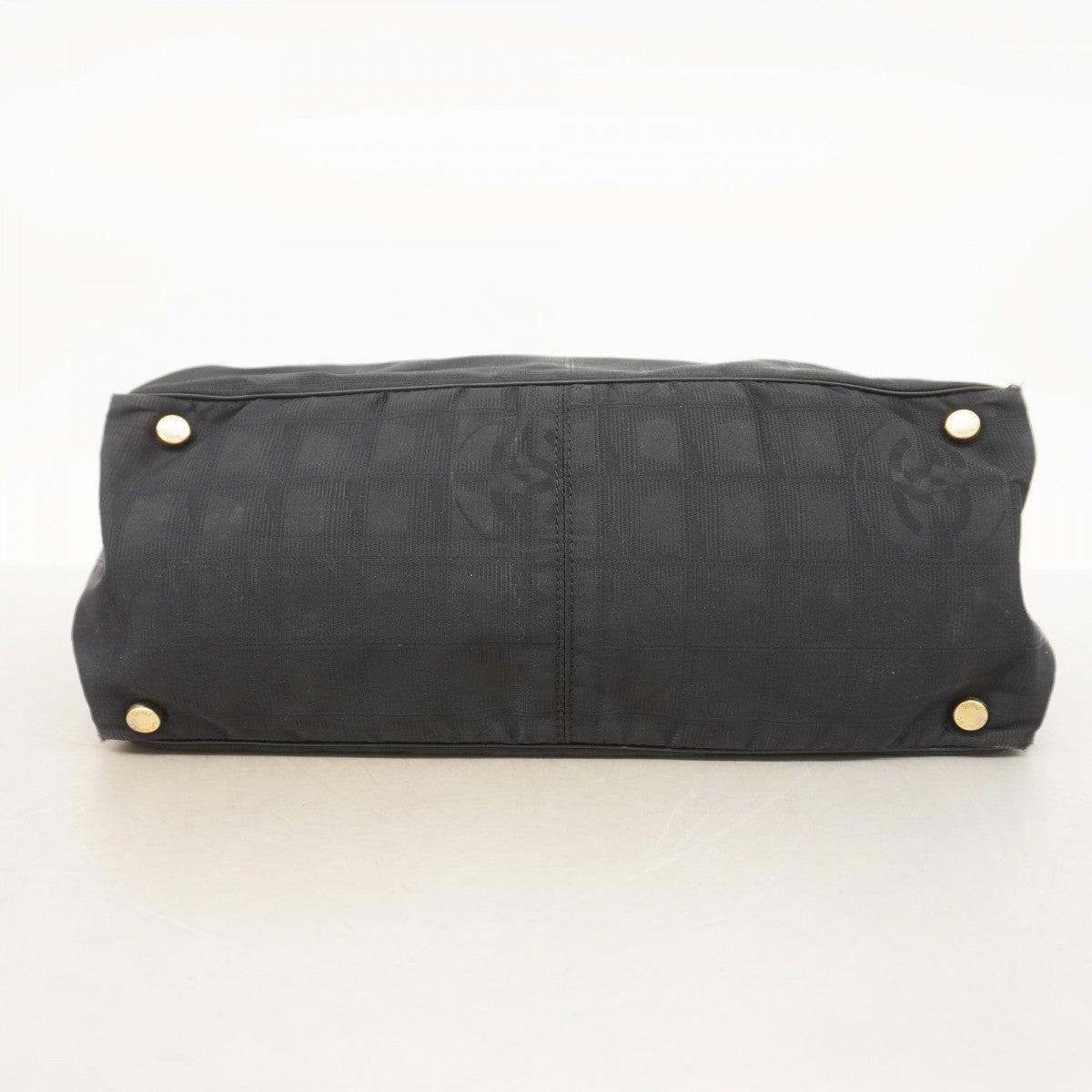【5ia0375】シャネル トートバッグ ニュートラベル ナイロン ブラック シャンパンゴールド金具【中古】レディース