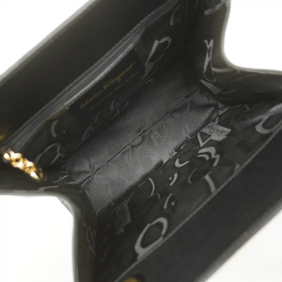 【5ib2214-h】サルヴァトーレフェラガモ ハンドバッグ ヴァラ レザー ブラック ゴールド金具【中古】レディース