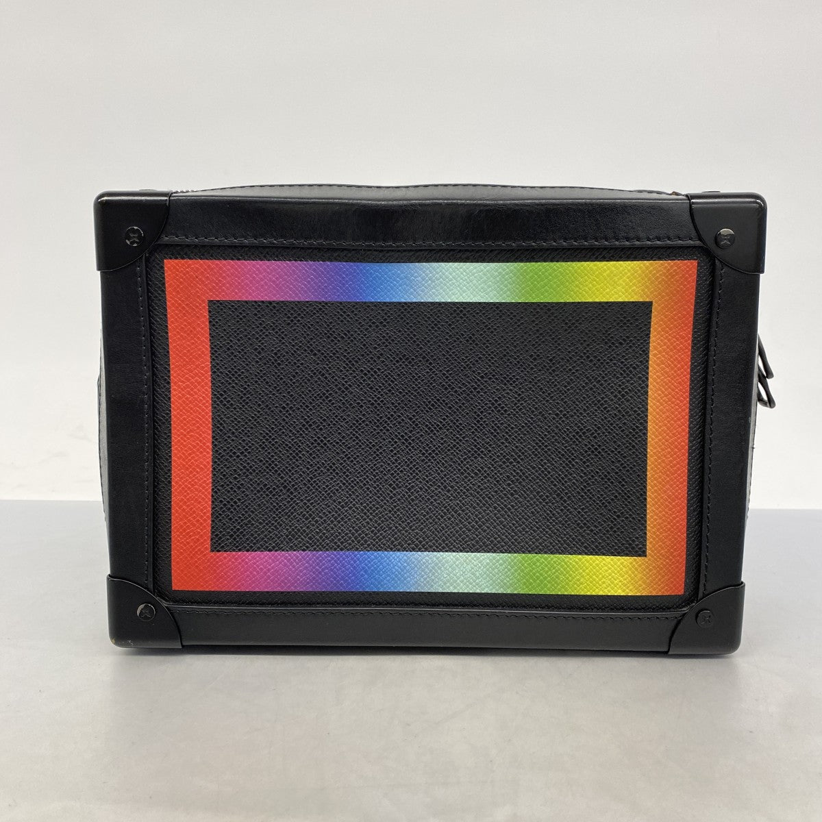 【5ib2363】ルイヴィトン ショルダーバッグ タイガ ソフトトランク M30341 ノワール/レインボー【中古】メンズ