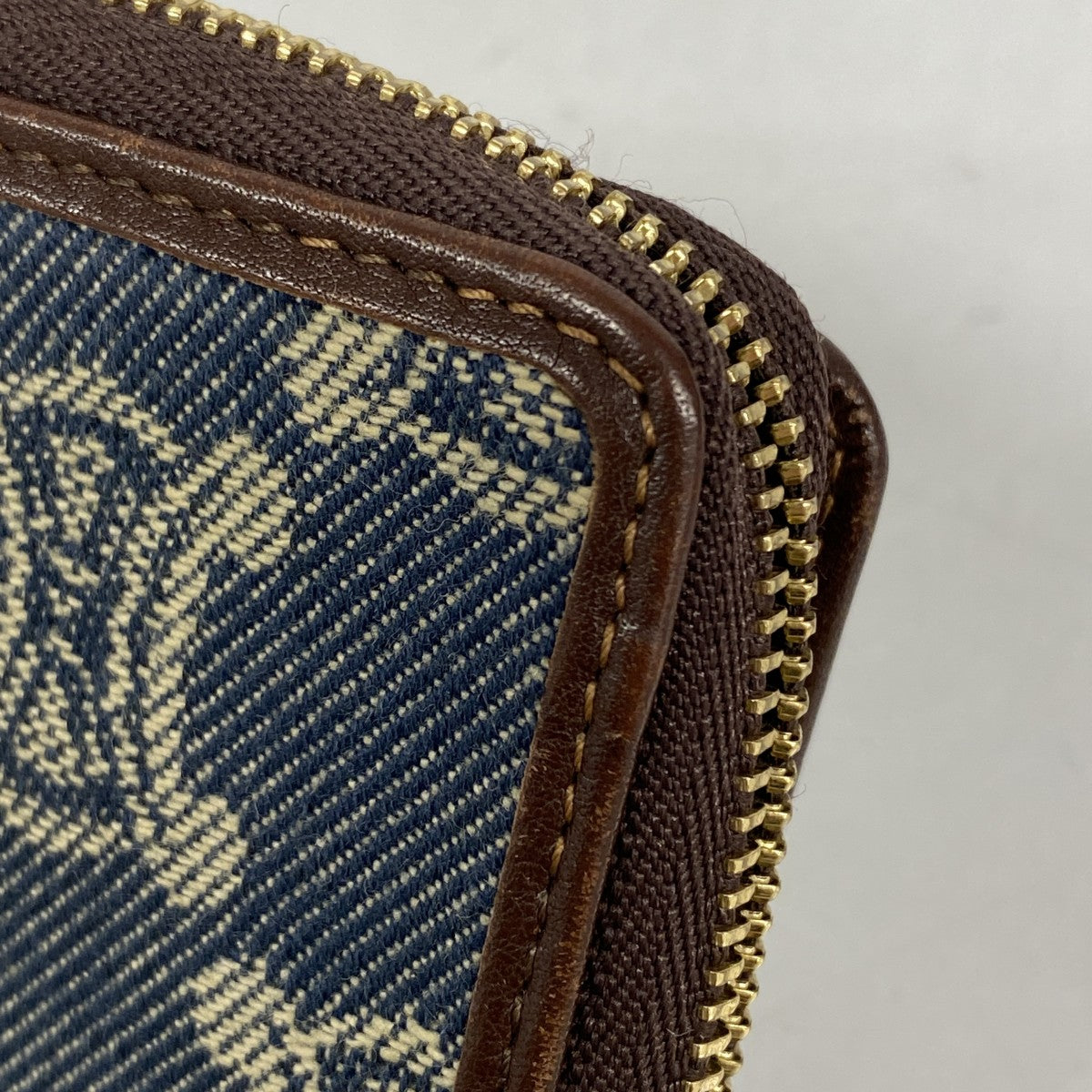 【5ic2751】セリーヌ 財布 パリマカダム デニム ネイビー ブラウン ゴールド金具【中古】レディース