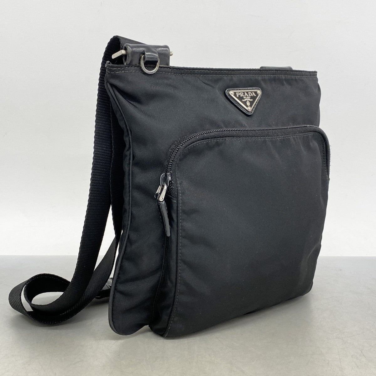【5ic2813】プラダ ショルダーバッグ ナイロン ブラック シルバー金具【中古】レディース