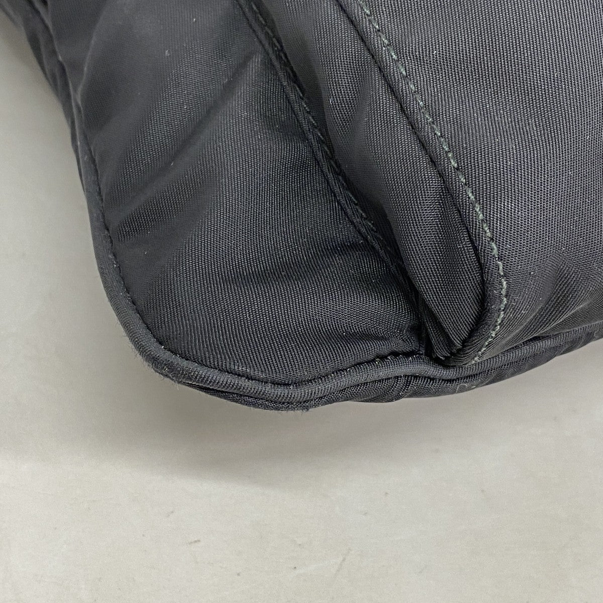 【5ic2813】プラダ ショルダーバッグ ナイロン ブラック シルバー金具【中古】レディース