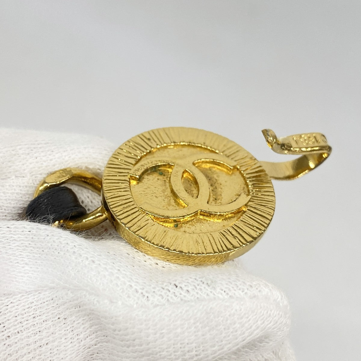 【5ic3063】シャネル ベルト チェーンベルト ゴールド ブラック ゴールド金具【中古】レディース