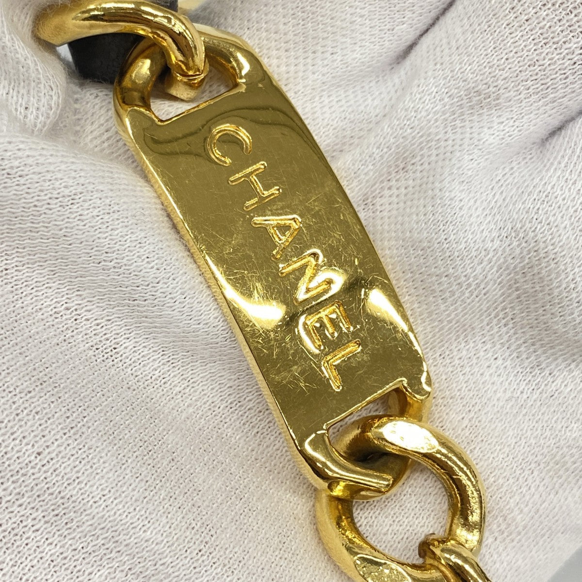 【5ic3064】シャネル ベルト チェーンベルト ゴールド ブラック ゴールド金具【中古】レディース