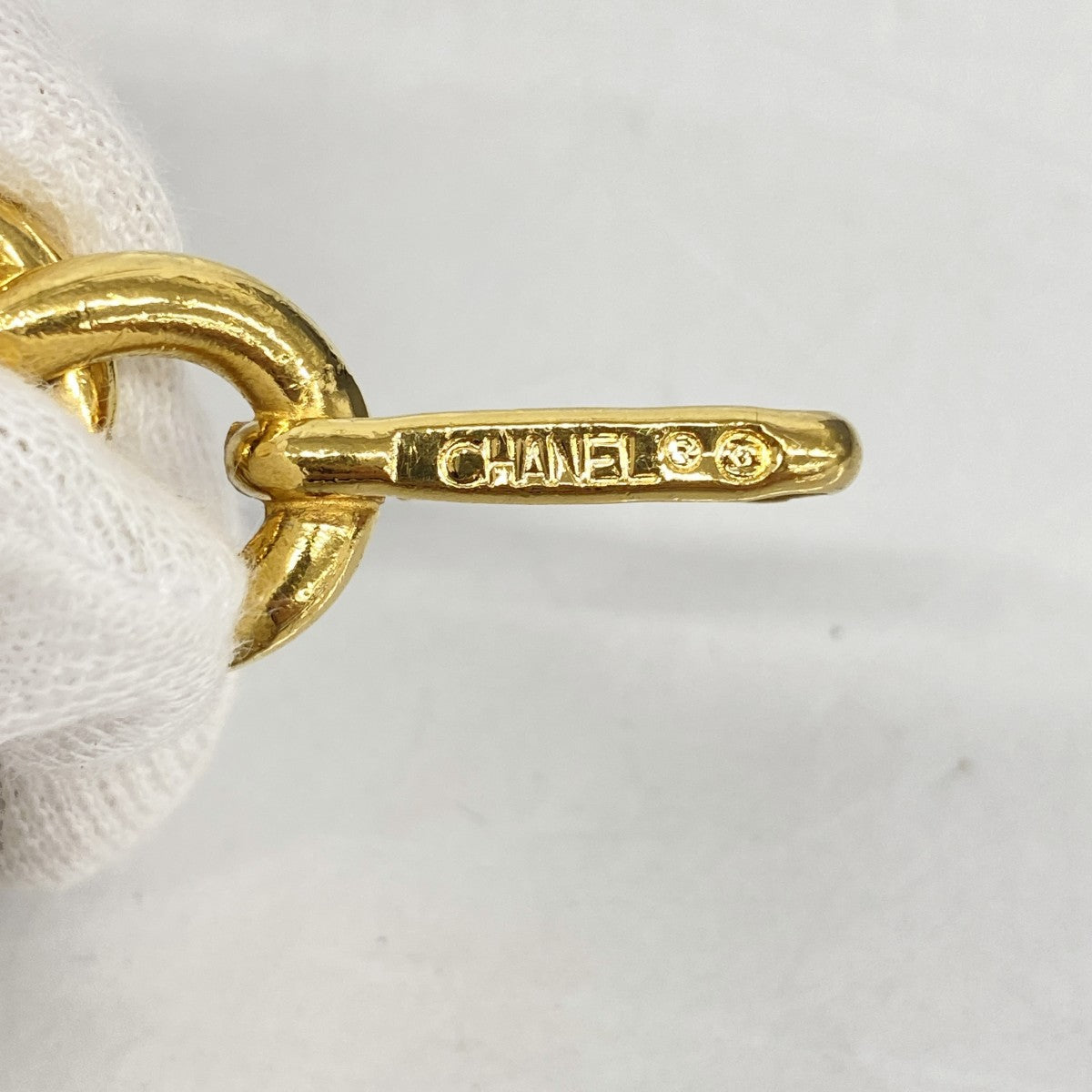 【5ic3064】シャネル ベルト チェーンベルト ゴールド ブラック ゴールド金具【中古】レディース