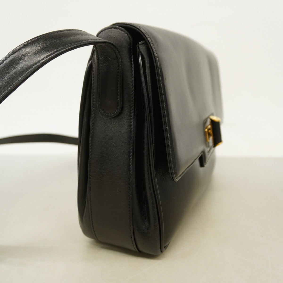 【5ic3627】グッチ ショルダーバッグ 001 110 0516 レザー ブラック ゴールド金具【中古】レディース