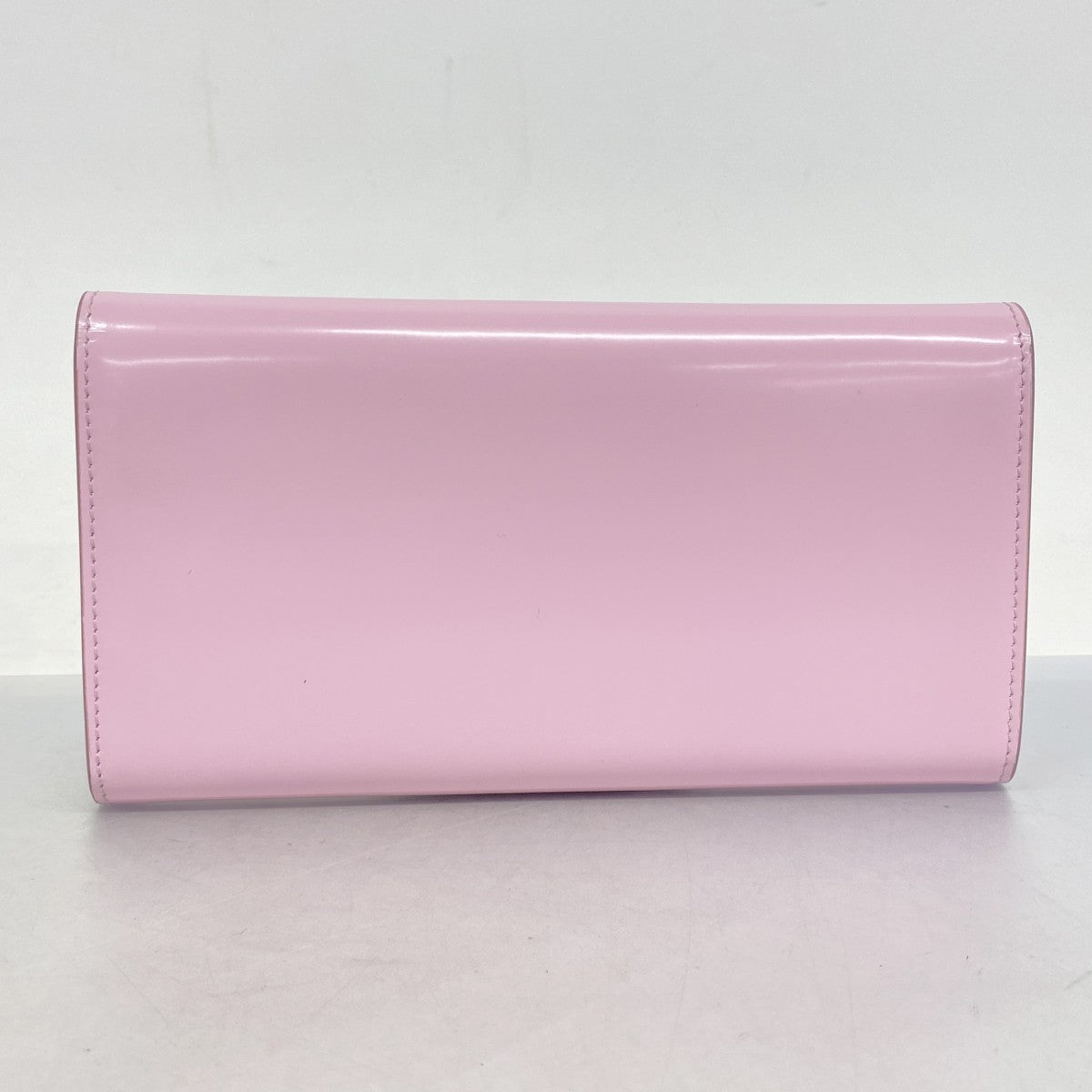 ★SALE【5mb1941-h】サルヴァトーレフェラガモ 三つ折り長財布 ガンチーニ エナメル ピンク【中古】レディース