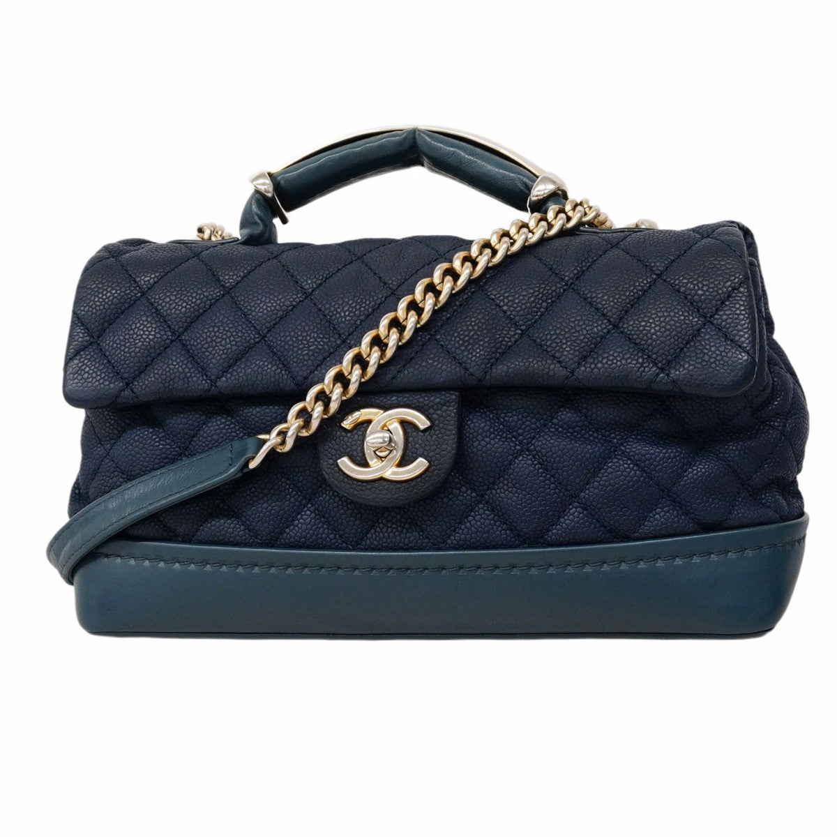 CHANEL ネイビー ストライプ キャップ シャネル キャップ 偽物 ccロゴ《散りばめられたロゴにキュン