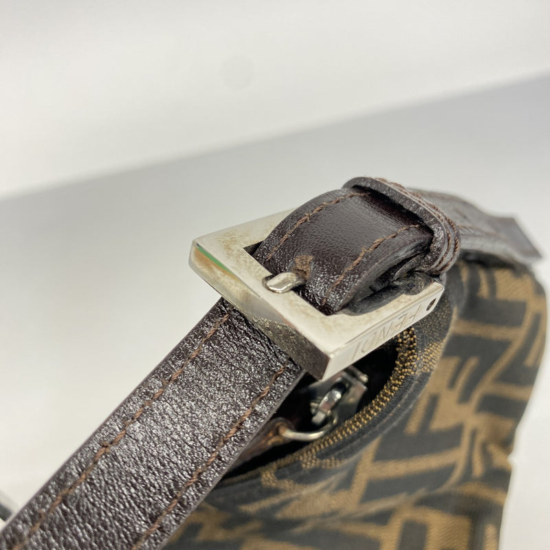 【5me5680】フェンディ ショルダーバッグ ズッカ ナイロンキャンバス ブラウン シルバー金具【中古】レディース
