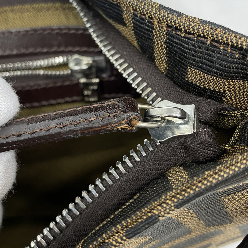 【5me5680】フェンディ ショルダーバッグ ズッカ ナイロンキャンバス ブラウン シルバー金具【中古】レディース